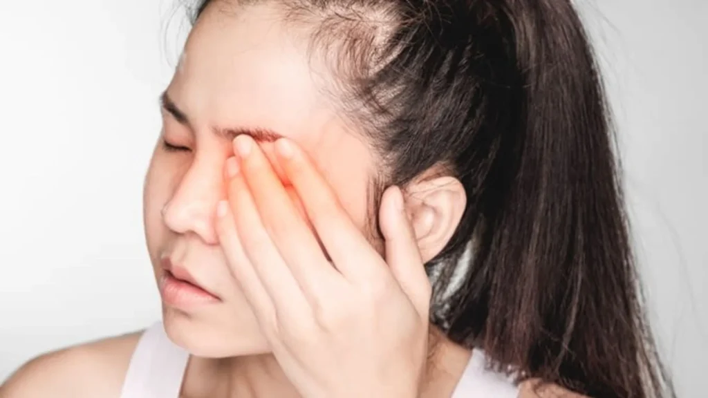 How to get rid of a stye overnight? Explore effective methods in this guide to expedite healing and alleviate discomfort fast.